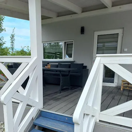 U Beaty Ogrodzone Villa Rewal