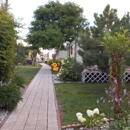 U Beaty Ogrodzone Villa *