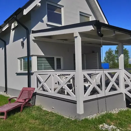 U Beaty Ogrodzone Villa *