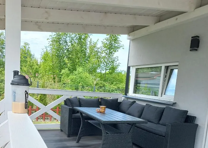 U Beaty Ogrodzone Villa Rewal